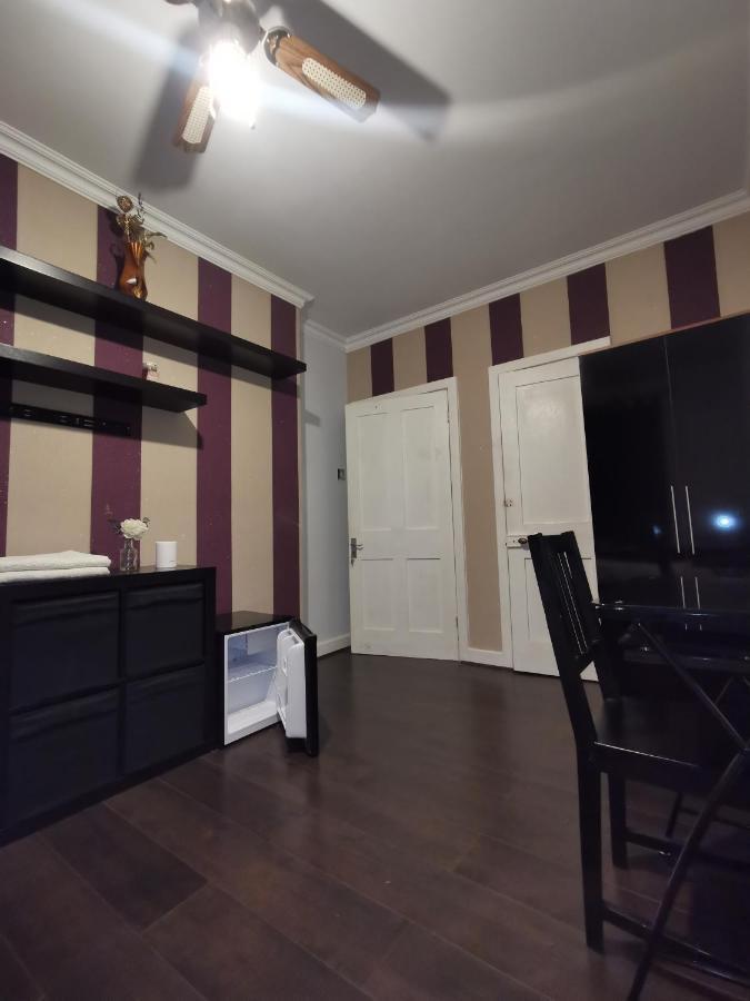 Neat Double Room Londres Exterior foto